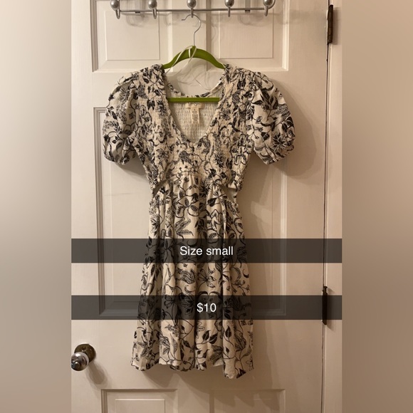 Dresses & Skirts - Dress